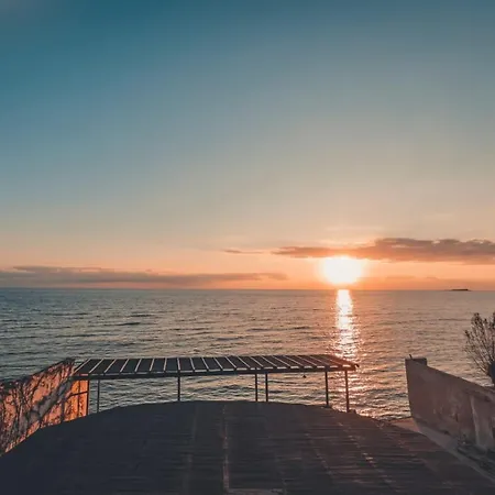 Sunset House * آغيوس غيوريوس