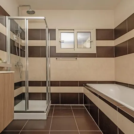Sunset House בית נופש *