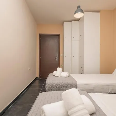 Sunset House בית נופש *